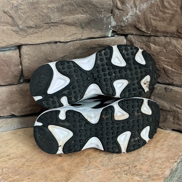 Fila Kids Ray Tracer Sneaker / SZ 5 - Picture 6 of 6